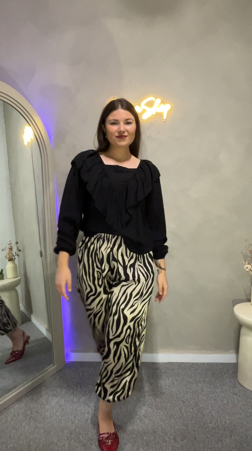 Blusa negra fluída - Imagen 2