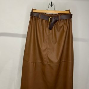 Falda polipiel de capa con cinturón