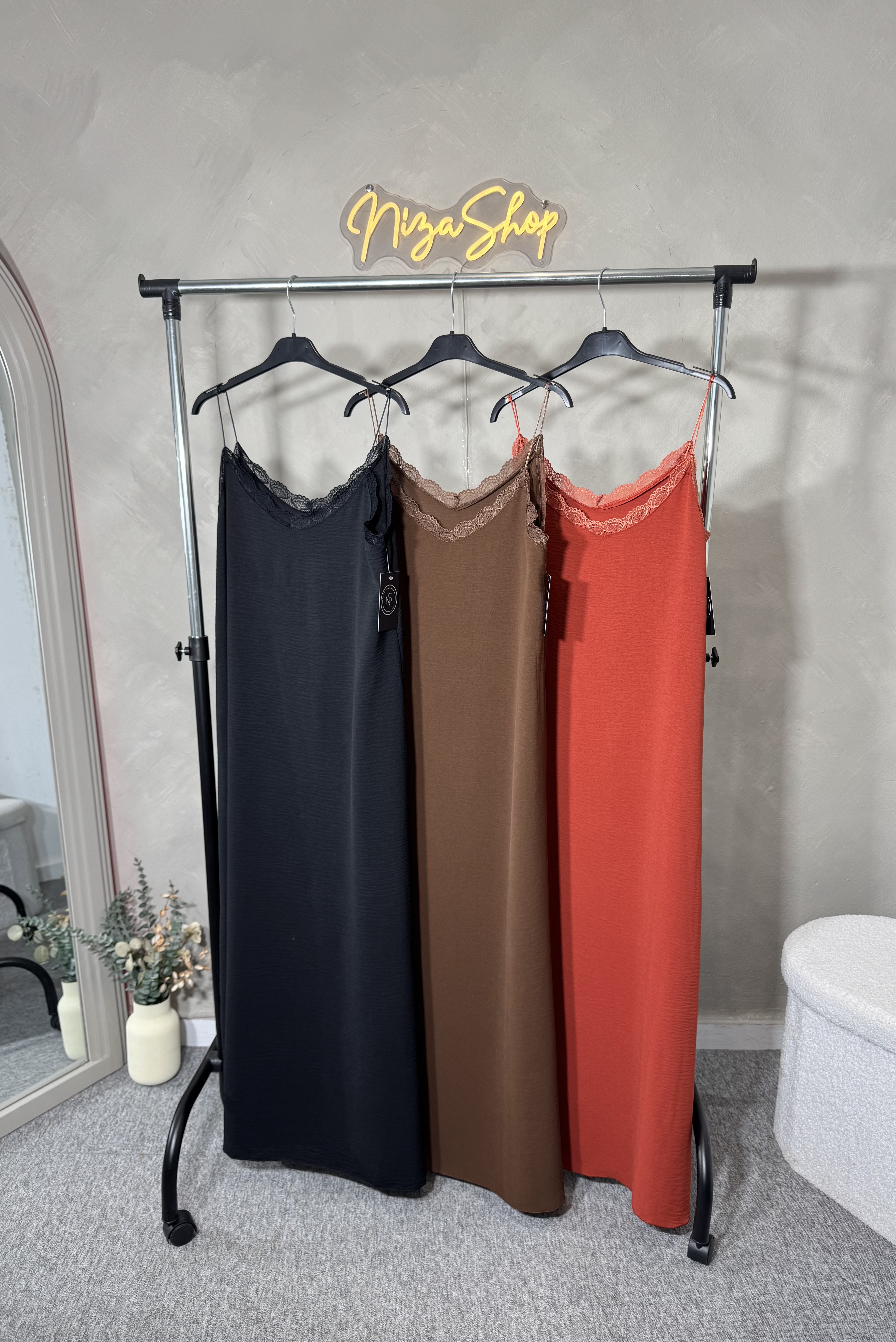 Vestido lencero encaje