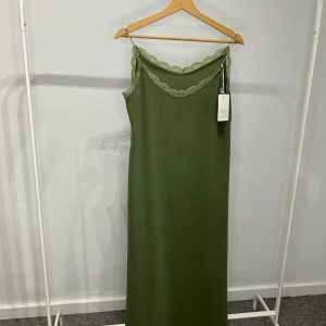 Vestido lencero encaje satén verde