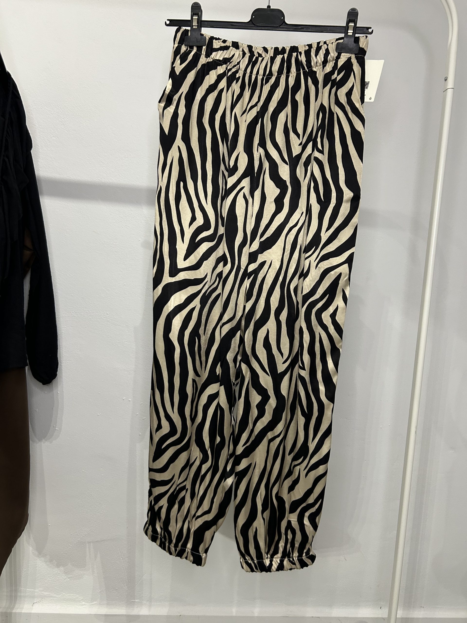 Pantalón bombacho cebra - Imagen 3