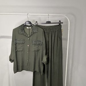 Conjunto camisa y pantalón fluído verde