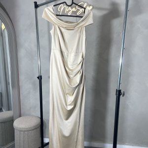 Vestido largo escote bardot