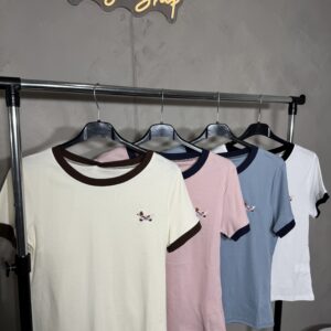 Camiseta retro bordado