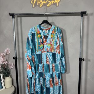 Vestido corto estampado y bordado